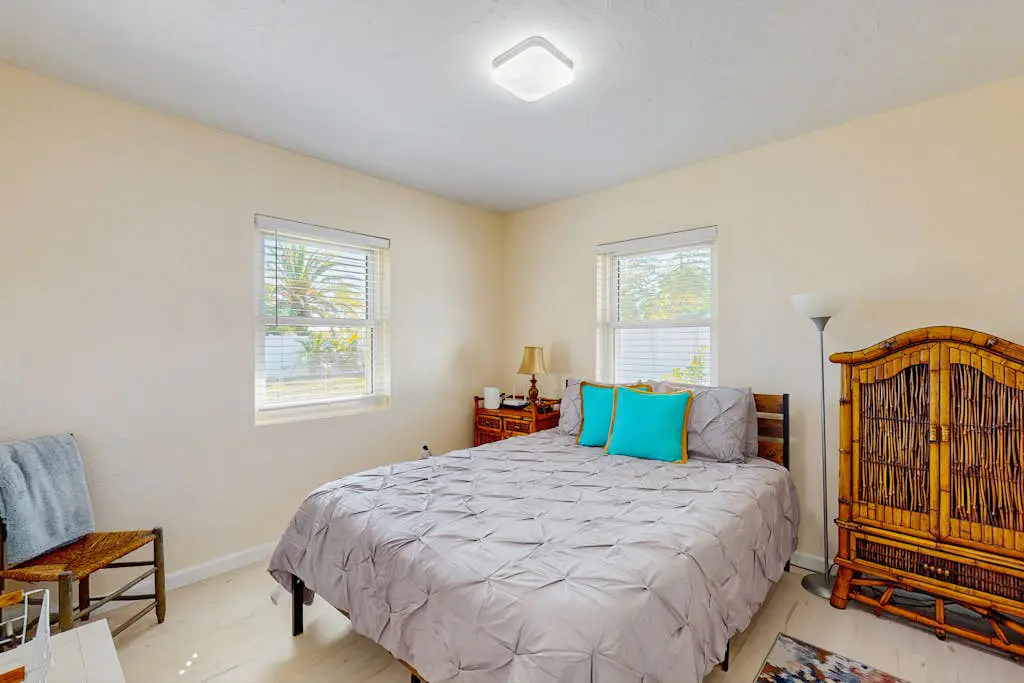 Lemon Bay  Retreat