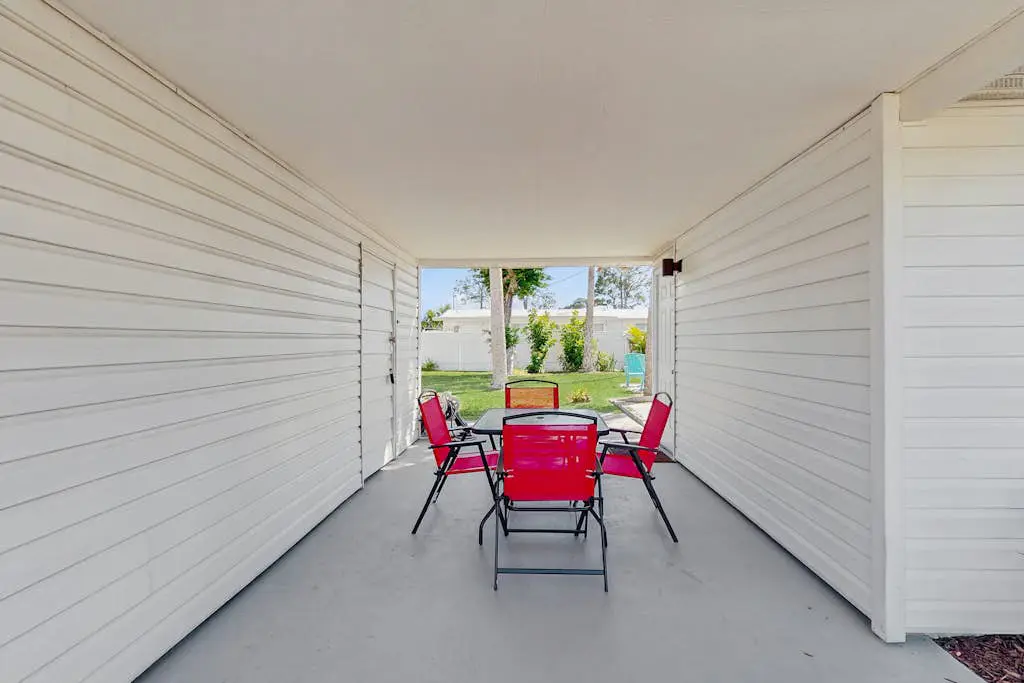 Lemon Bay  Retreat