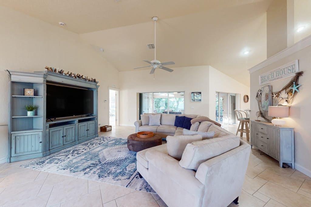Charming beachside duplex steps to the Gulf with bikes and coastal views