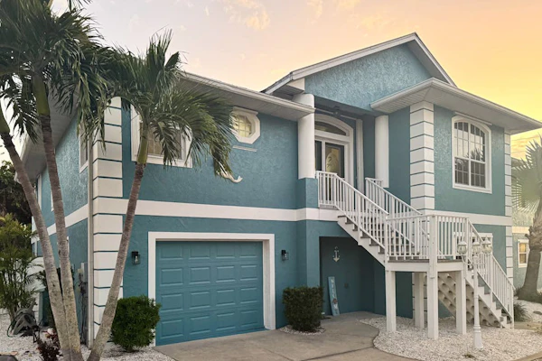 Spacious coastal getaway steps to the beach with bikes and high-speed internet