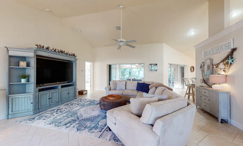 Spacious coastal getaway steps to the beach with bikes and high-speed internet