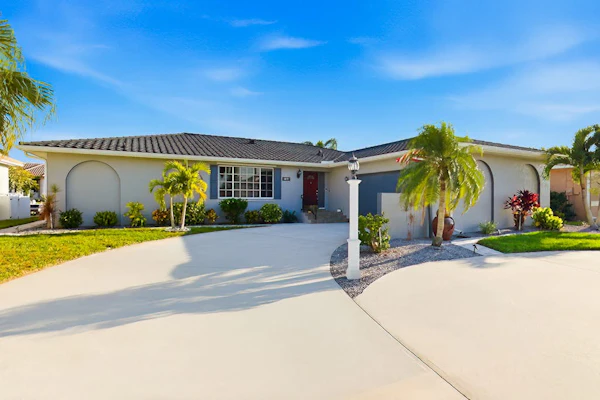 Waterfront home, with private pool and lanai, Gulf access with fishing dock