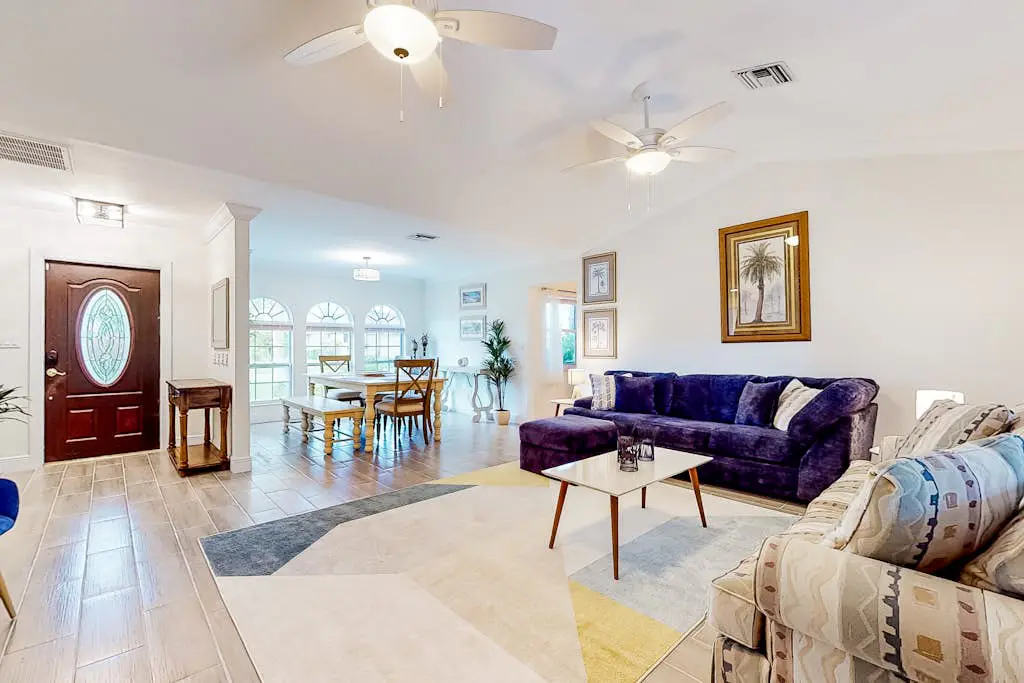 Bonita's Riverfront Retreat