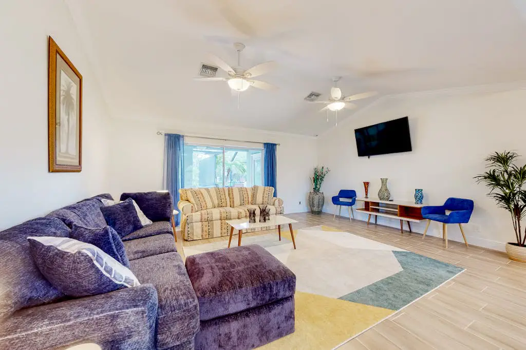 Bonita's Riverfront Retreat