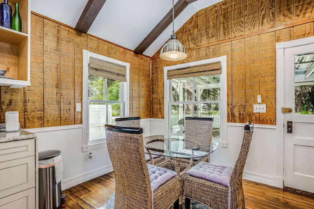 The Tucker House - Historical Bonita Cottage