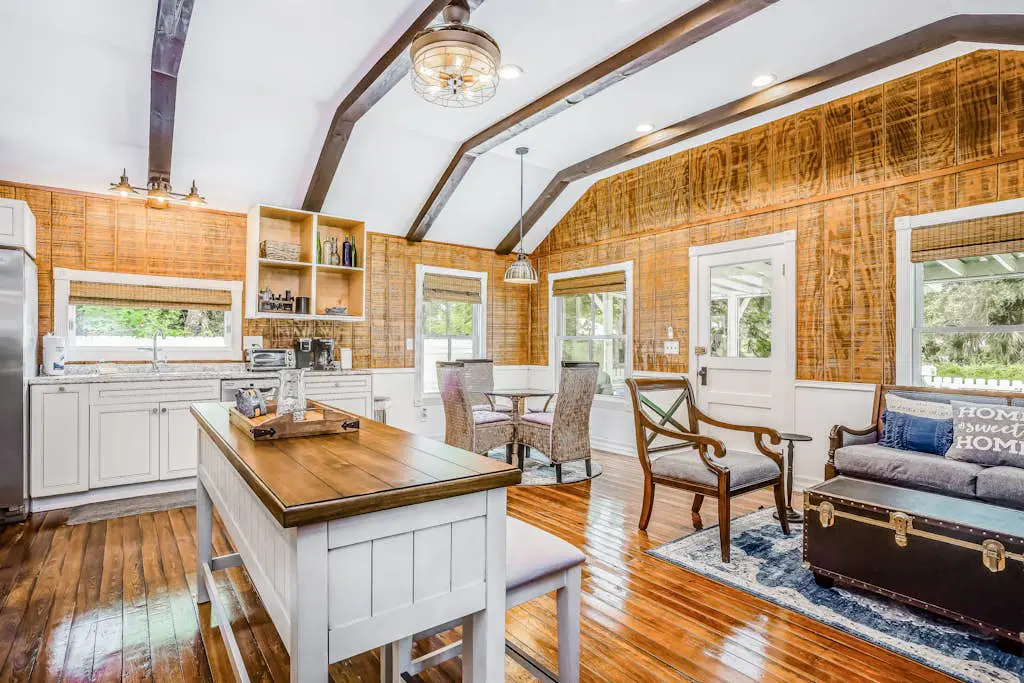 The Tucker House - Historical Bonita Cottage