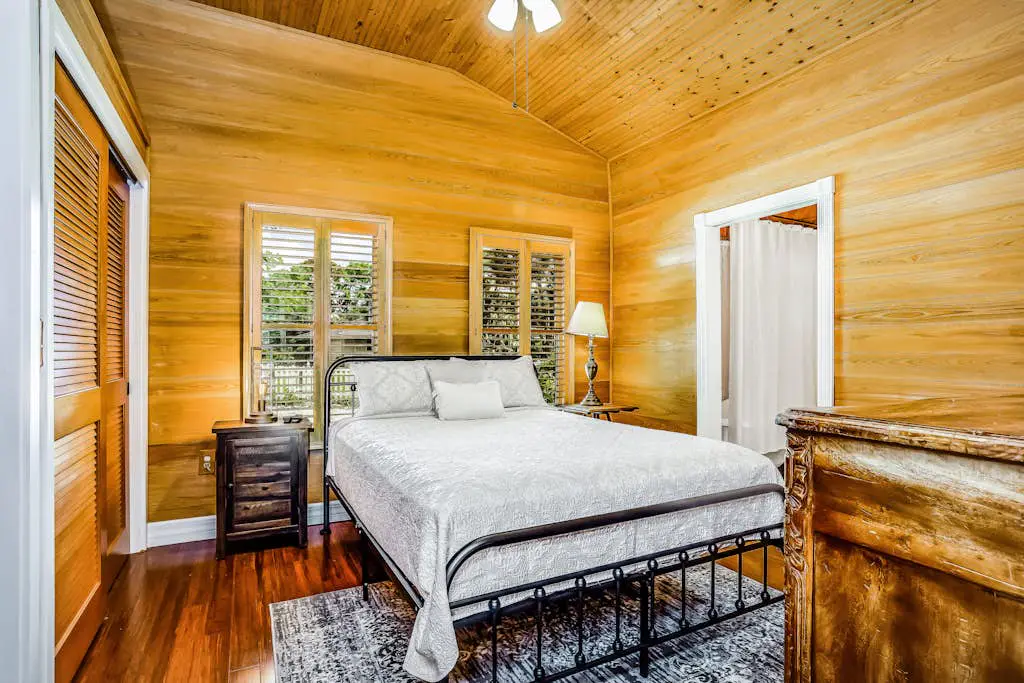 The Tucker House - Historical Bonita Cottage