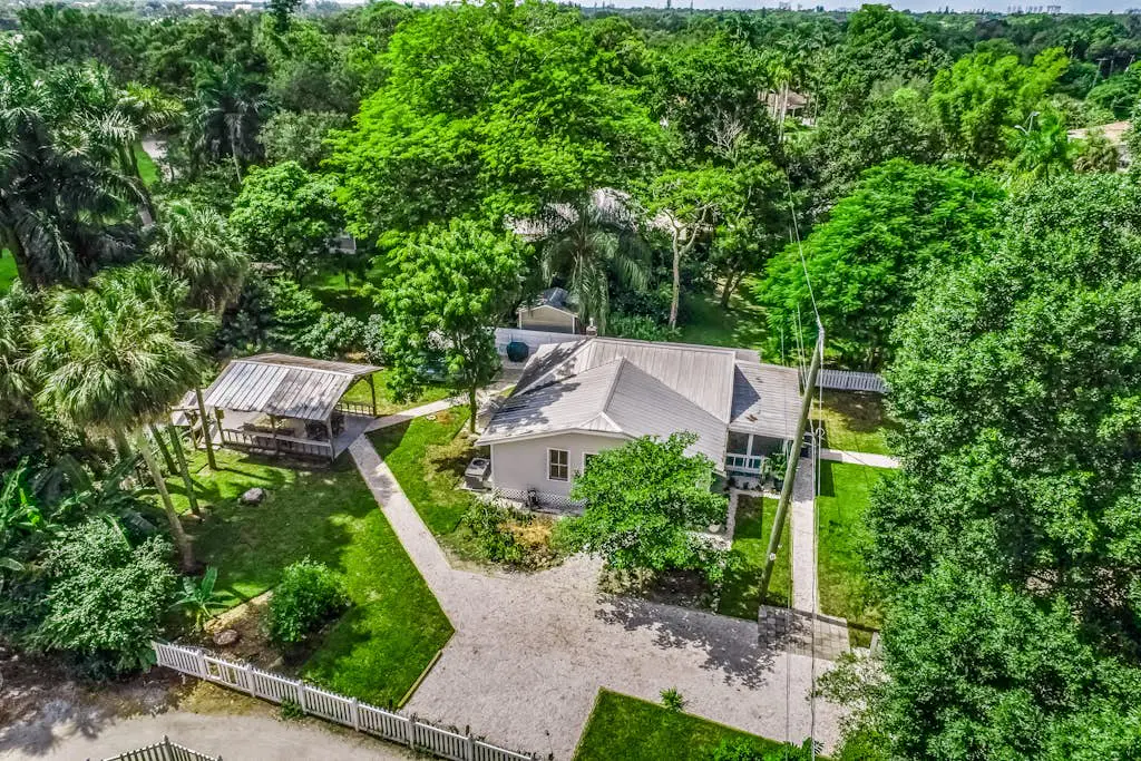The Tucker House - Historical Bonita Cottage