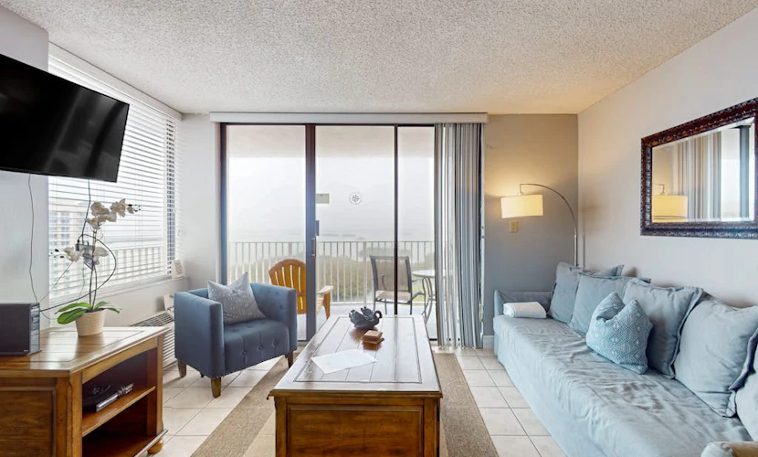 Panoramic water views, pool, private beach, AC, WIFI and close to Gulf beaches