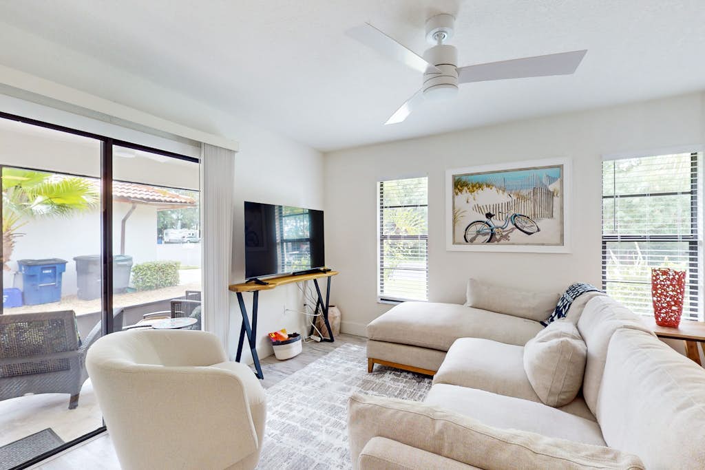 Charming home w/ screened-in porch, beach chairs, WiFi, and nearby nature parks