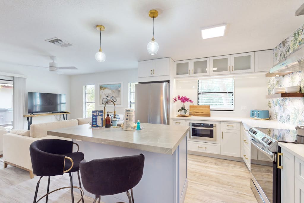 Charming home w/ screened-in porch, beach chairs, WiFi, and nearby nature parks