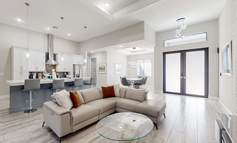 Luxurious home with private washer/dryer, enclosed yard, WiFi, & screened lanai