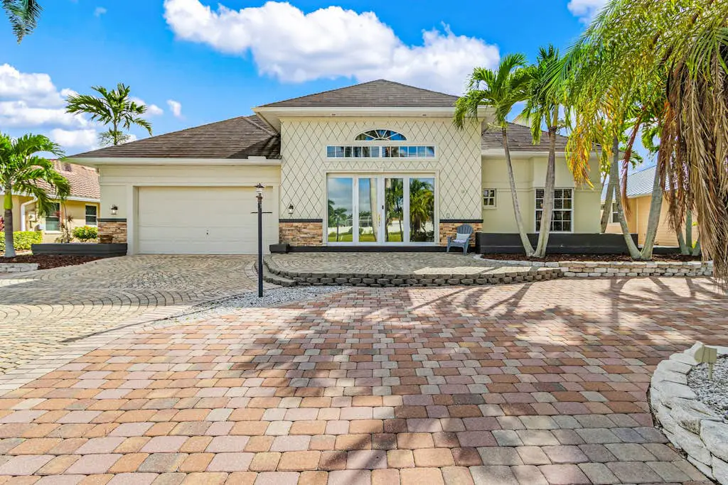 Caloosahatchee Getaway