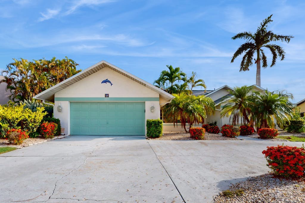 Villa Aasta | Luxe Lakefront Outdoor Living | Screened Pool, Game Room & Dock