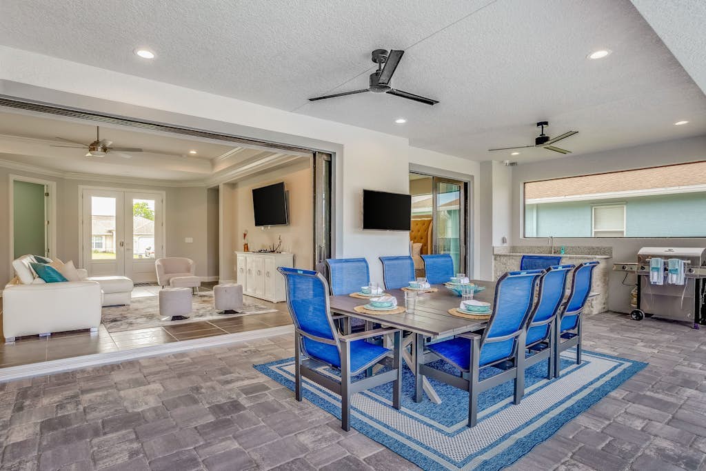 Gorgeous home with heated pool, lanai, grill, and washer/dryer