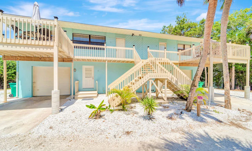 Coastal Quadruplex with private beach access & deck - dog-friendly
