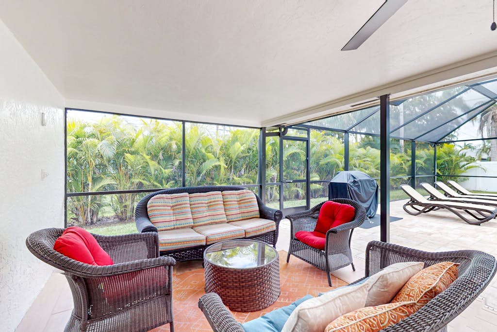Chic pool home w/ designer, heated, saltwater pool,attached spa, covered patio