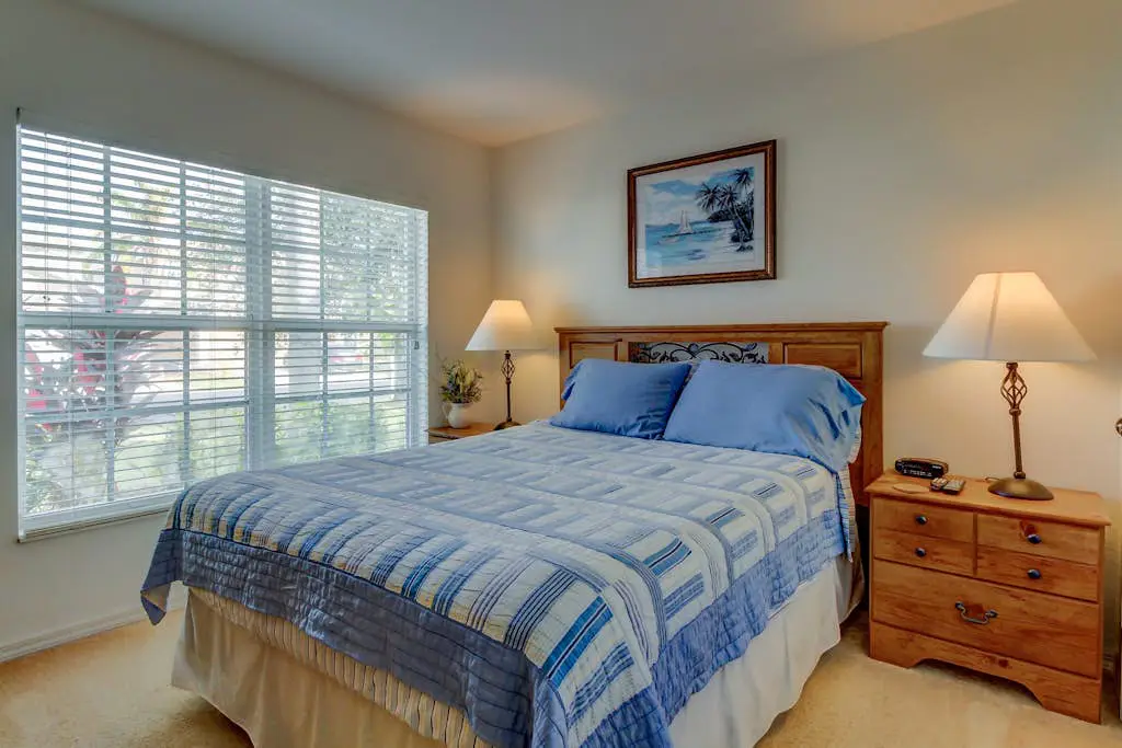 Satin Gold Retreat