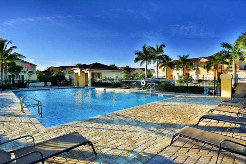 The Sail Harbor - Spinnaker Townhome