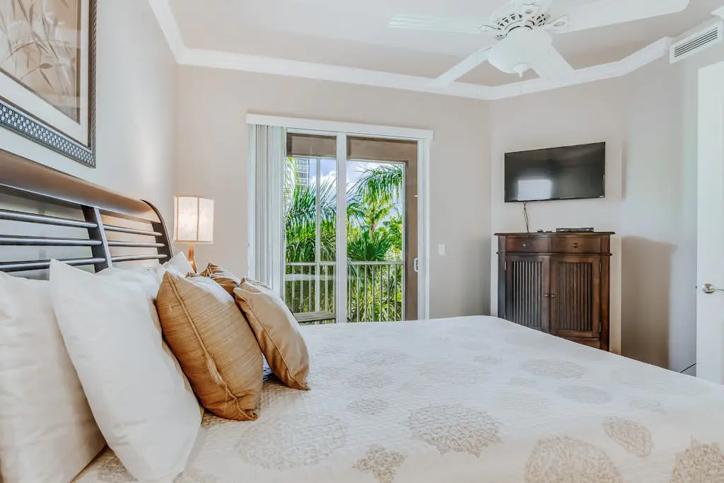 Whitecap Condo Beach View Splendor