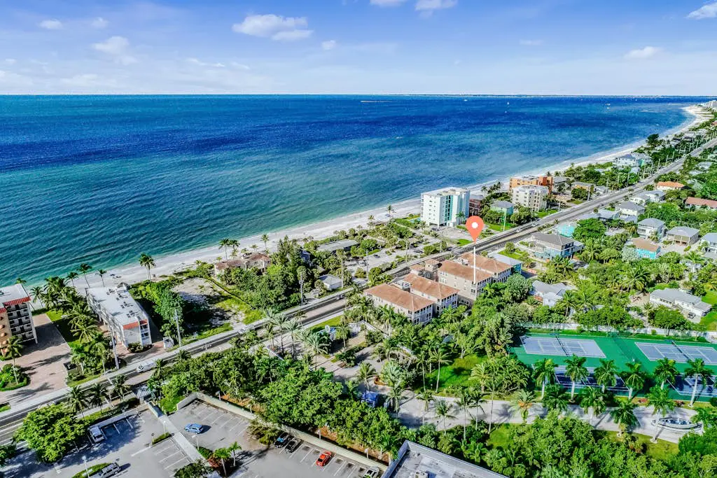 Whitecap Condo Beach View Splendor