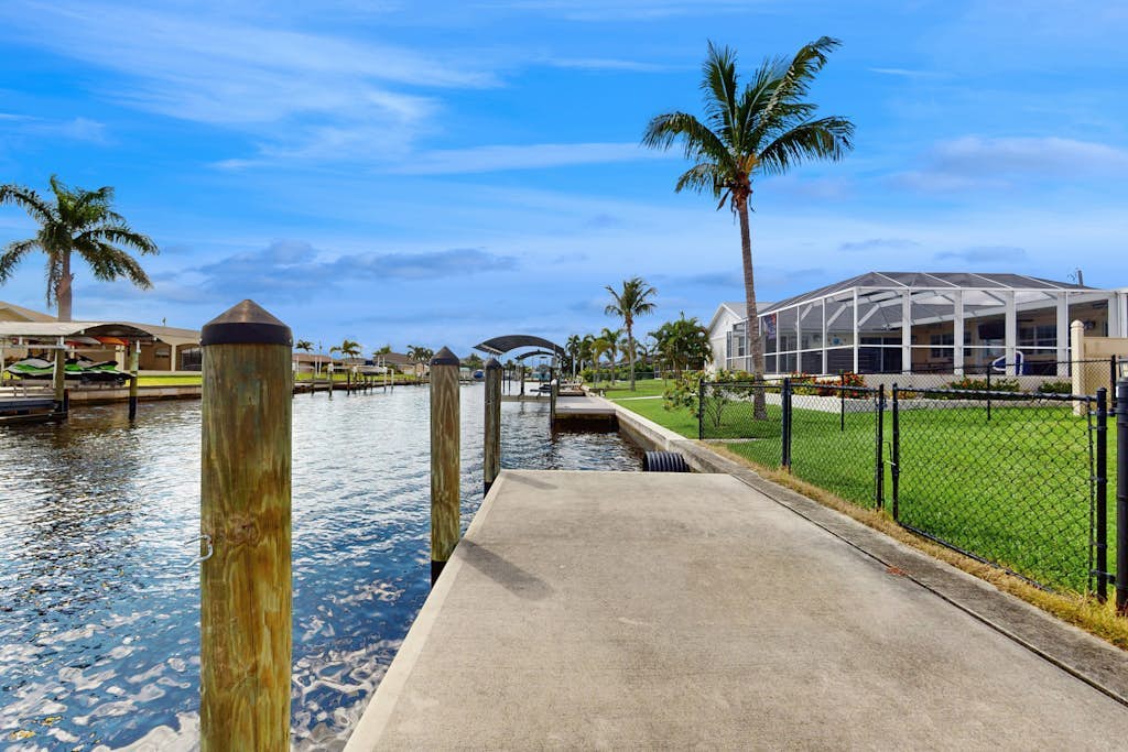 Waterfront Oasis W/ Private Pool, Dock, Fast WiFi & Ideal Location - Dogs OK