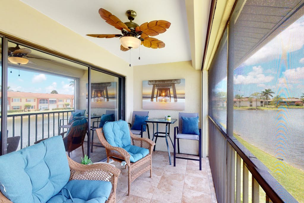 Snowbird-friendly condo with pool access, lake views, W/D, and central AC