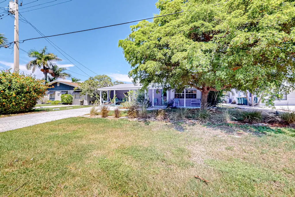 Purple Pelican Cottage