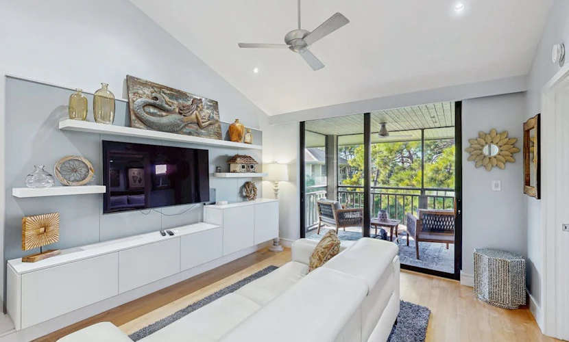 Peaceful top floor condo with golf views and resort amenities