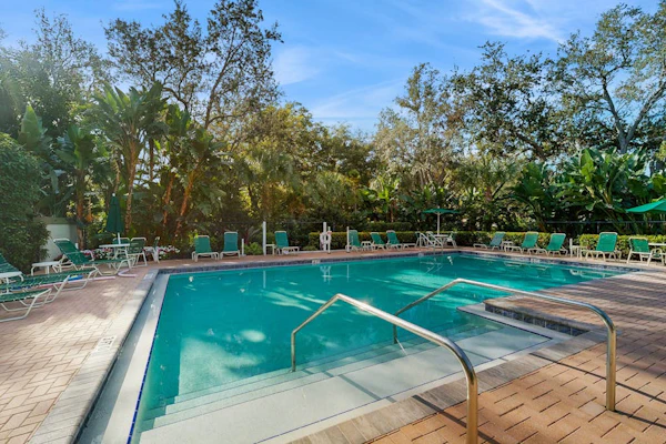 Peaceful top floor condo with golf views and resort amenities