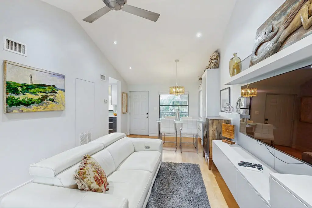 Wild Pines 304