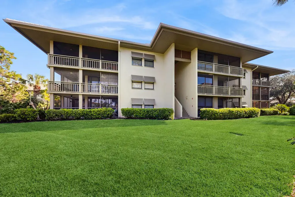 Wild Pines 304