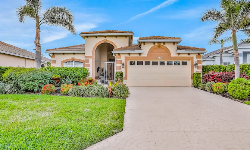 Dog-friendly house with private pool, sauna, golf, tennis court, & central AC