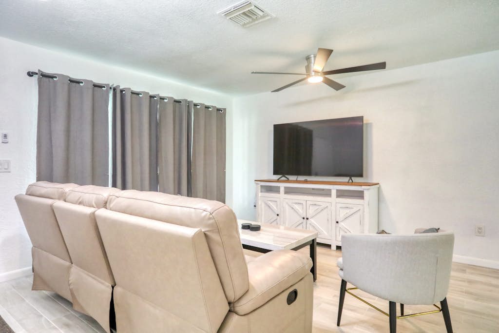 Recharge in Central Port Charlotte | Close to Beach, Golf & Hospital