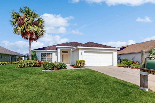 Your Sunshine Sanctuary Awaits in Fort Myers!