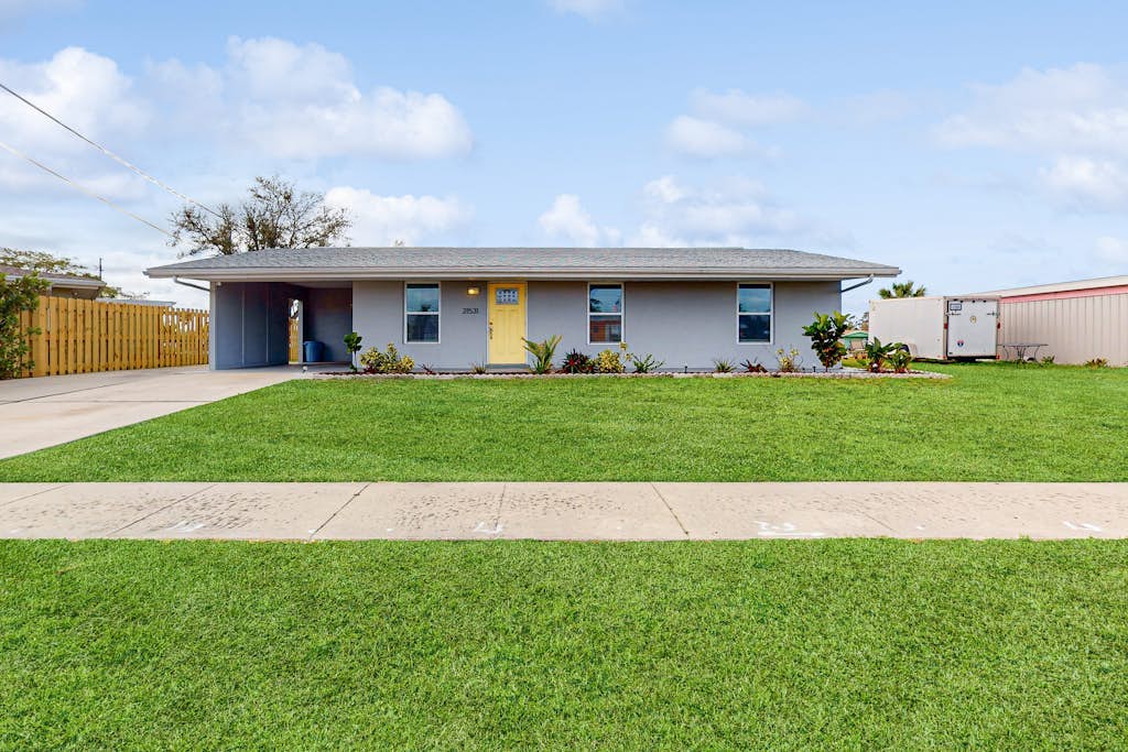 Dog-Friendly Canal-View Retreat in Central Port Charlotte