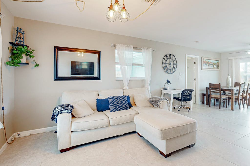 Dog-Friendly Canal-View Retreat in Central Port Charlotte