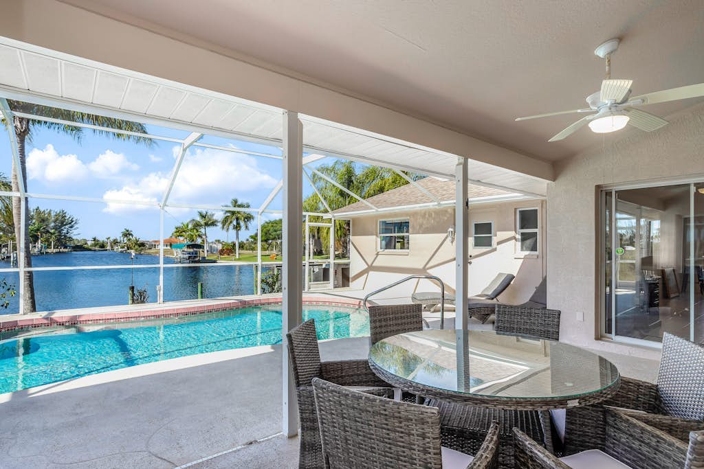 Riverfront, dog-friendly home with private pool & fast WiFi