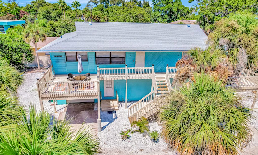 Dog-Friendly Quadruplex w/Snowbird Discounts and Private Beach Access