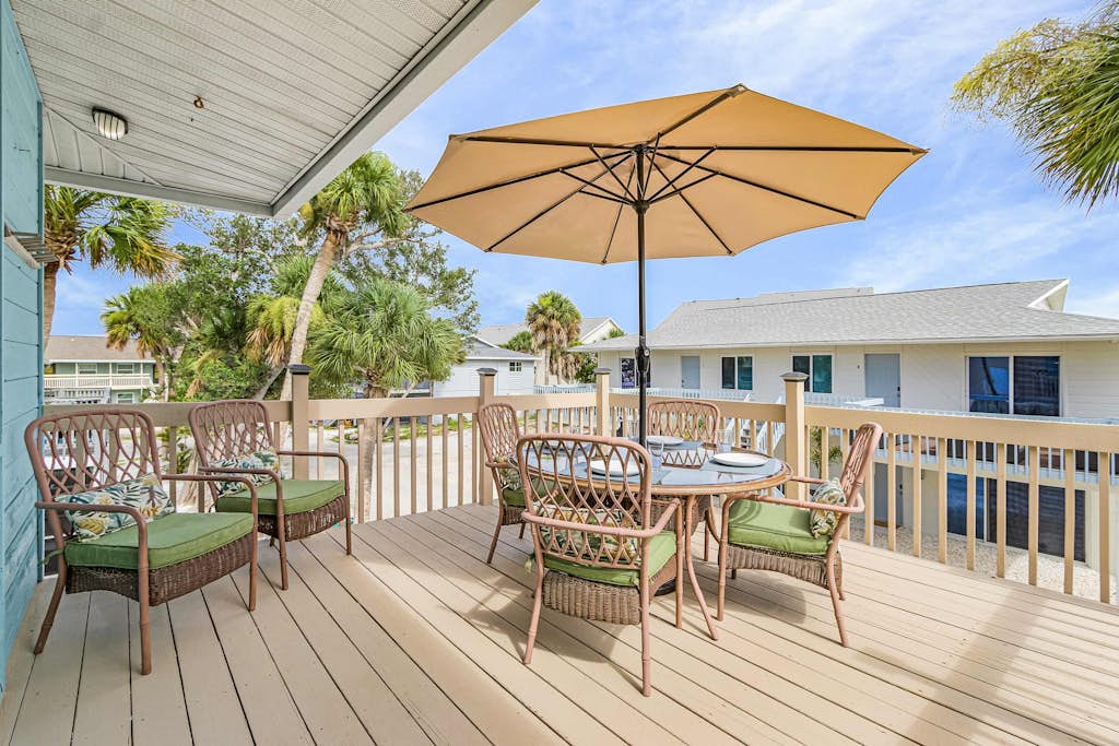 Dog-Friendly Quadruplex w/Snowbird Discounts - Near Beaches