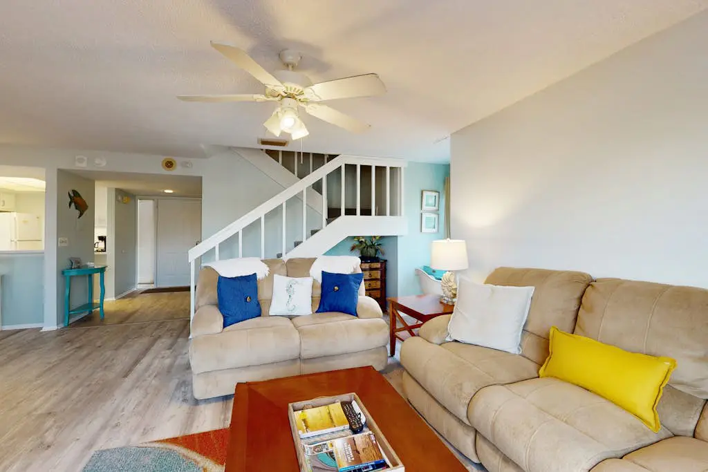 Santa Maria Condo 102