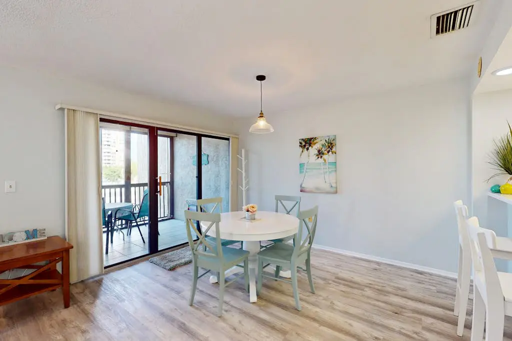 Santa Maria Condo 102