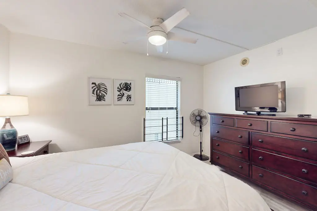 Santa Maria Condo 102