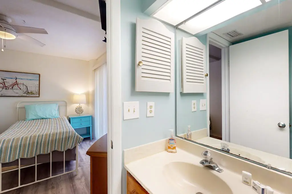 Santa Maria Condo 102