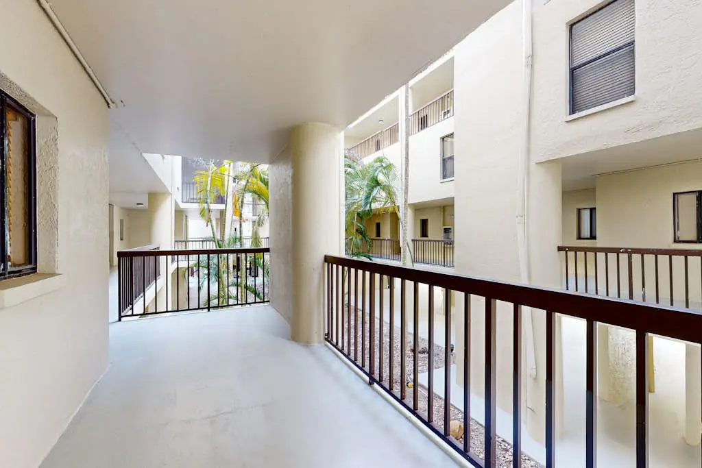 Santa Maria Condo 102