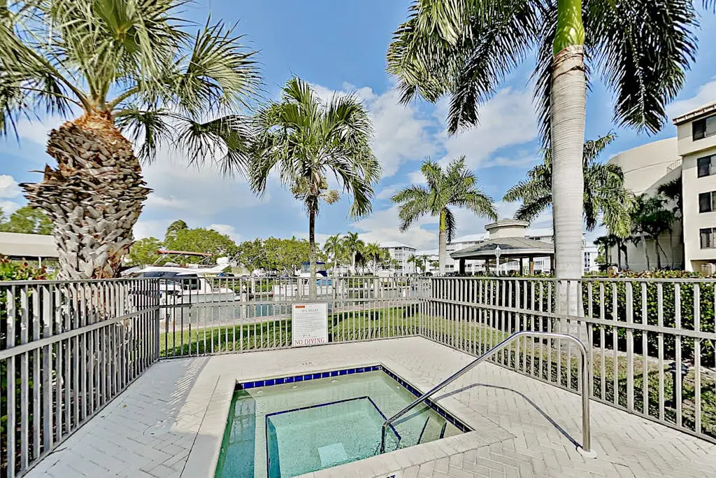 Santa Maria Condo 102