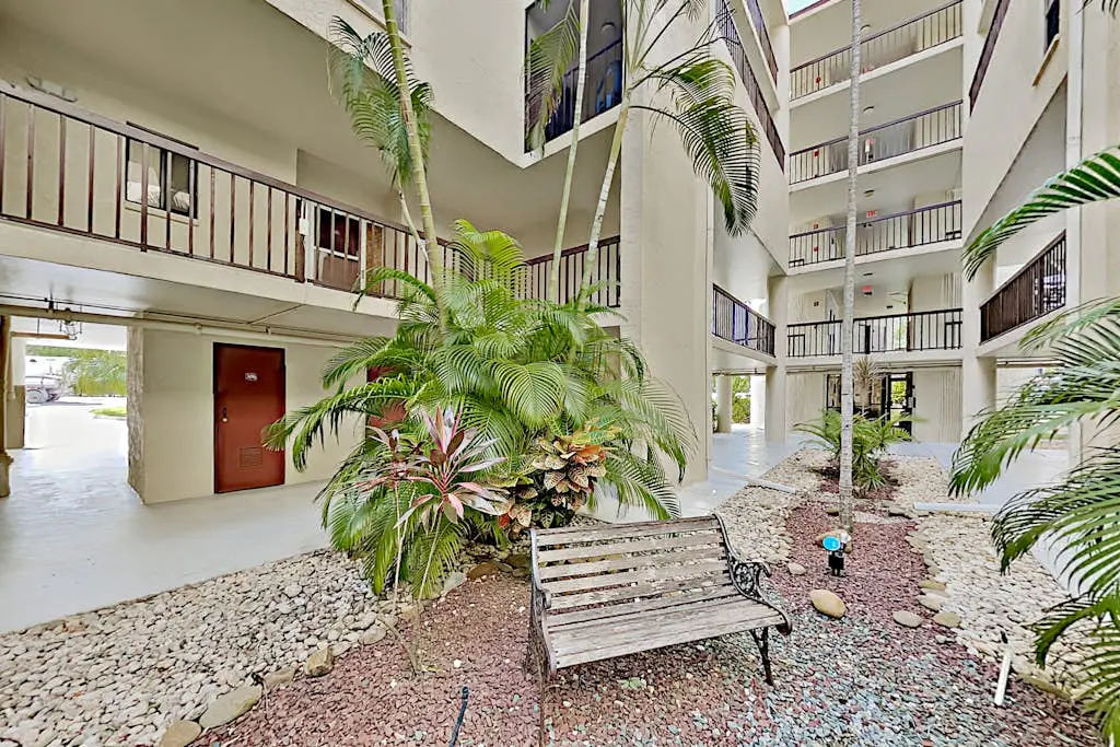 Santa Maria Condo 102