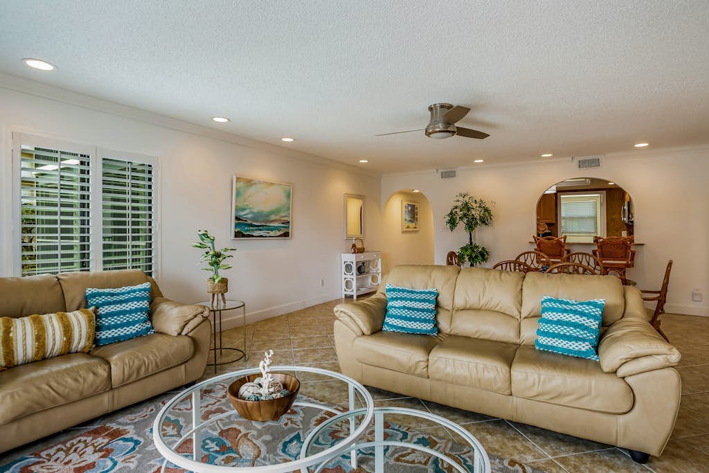 Second Floor Condo with Shared Pool, Central AC, WiFi, W/D - Snowbird Friendly
