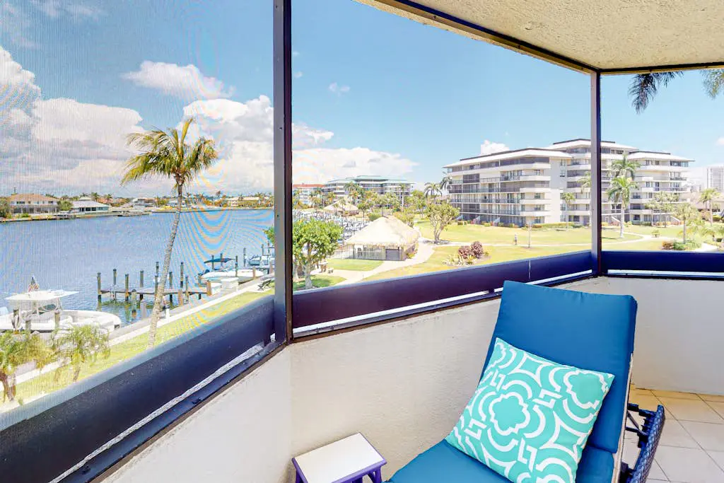 South Seas Bay Dreams