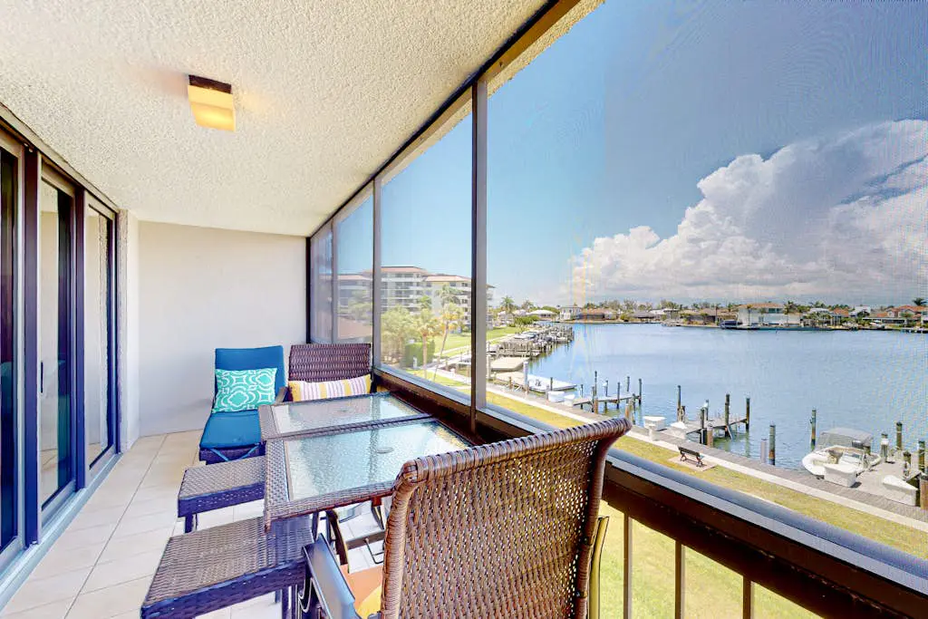 South Seas Bay Dreams